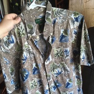 Men’s Hawaiian button up shirt